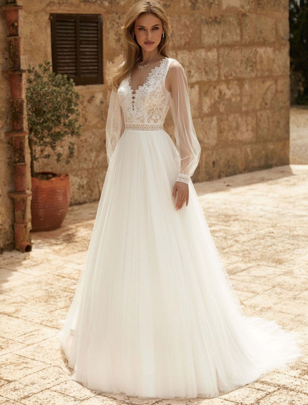 Nieuwe Bianco Evento trouwjurk Debora lange tule mouwen, Kleding | Dames, Ophalen of Verzenden, Nieuw, Wit, Trouwjurk