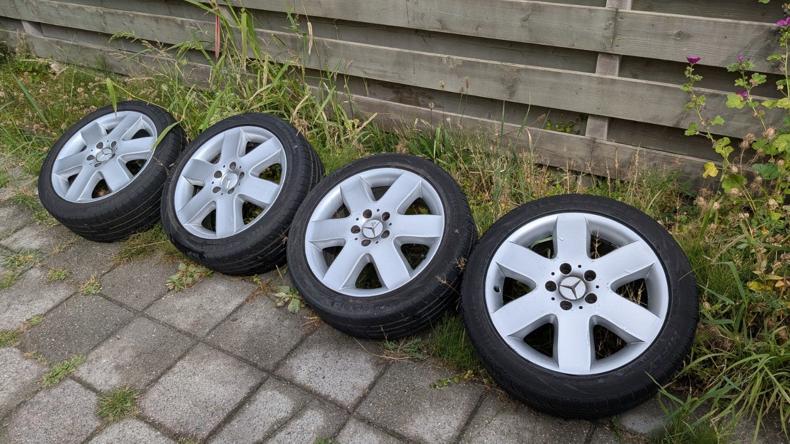 Mercedes-Benz 17 inch velgen met All Season banden C-Klasse, Ophalen, Gebruikt, Banden en Velgen, 17 inch