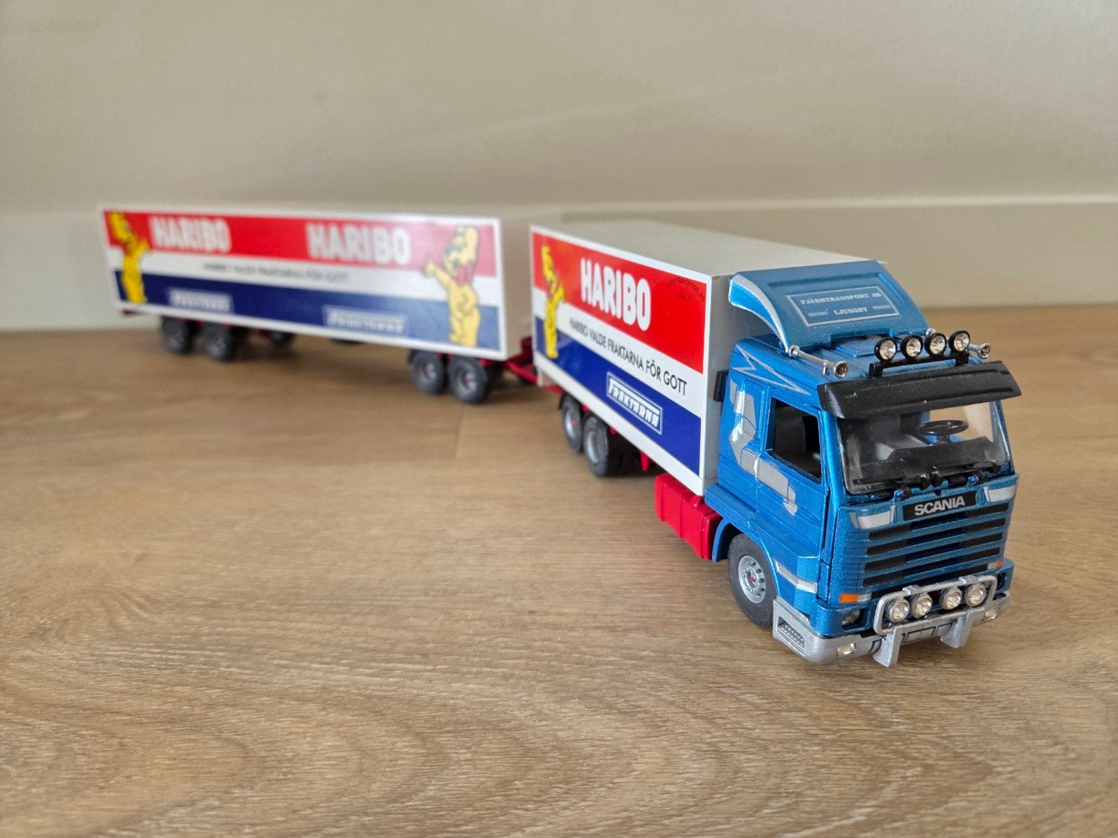 Tekno Scania 143 Streamline Fraktarna  Fjärrtransport Haribo, Ophalen of Verzenden, Zo goed als nieuw, Bus of Vrachtwagen, Tekno