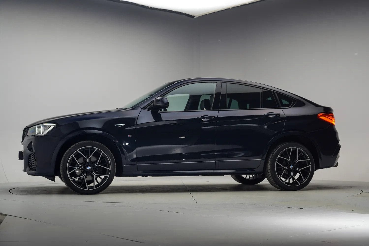 BMW X4 xDrive 20i M Sport High Executive Aut. [ Leder Trekha, Auto's, Automaat, Gebruikt, 2000 kg, Zwart