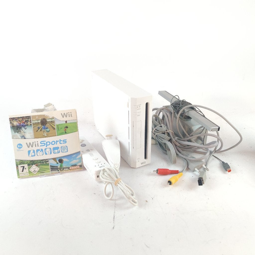 Nintendo wii + controllers en wii sports || Nu €69.99!, Ophalen of Verzenden, Zo goed als nieuw, X, Sport