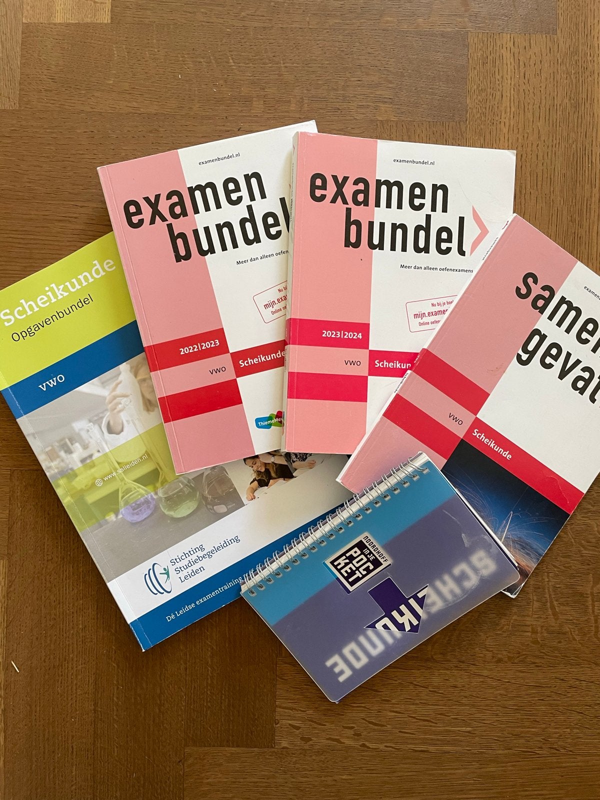 Scheikunde VWO 2x Examenbundel/Samengevat/SSL/ In je pocket, Ophalen of Verzenden, Zo goed als nieuw, VWO, Scheikunde