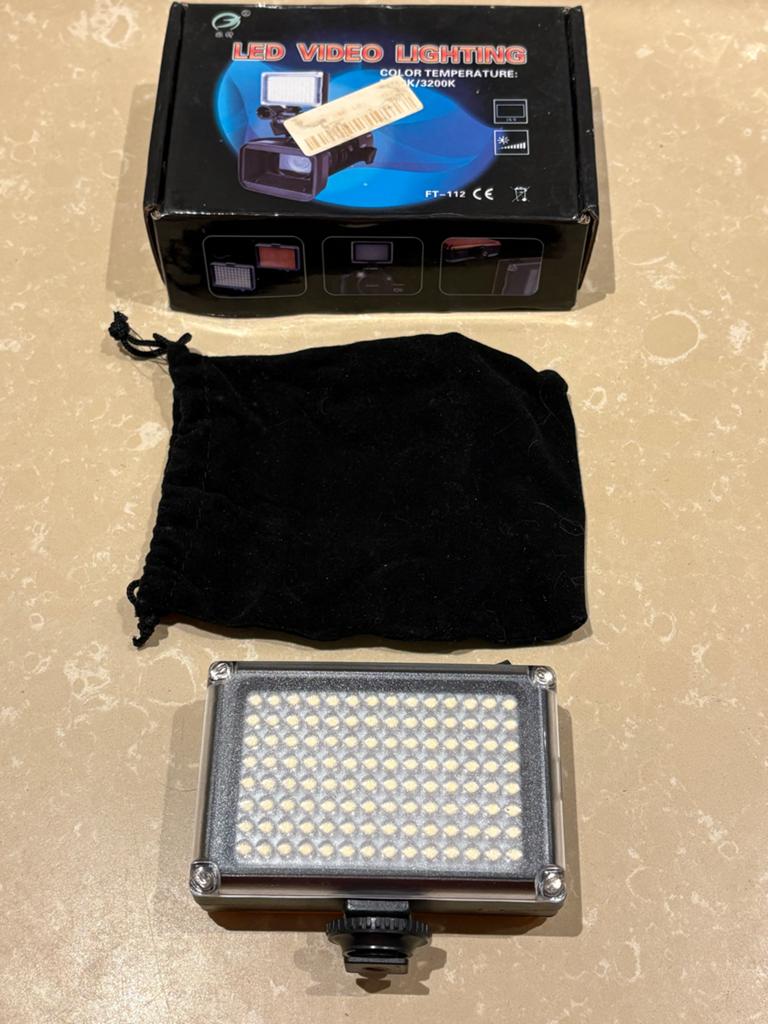 LED Videolamp FT-112 voor Camera/Video, Ophalen of Verzenden, Zo goed als nieuw, Lamp of Flitsset