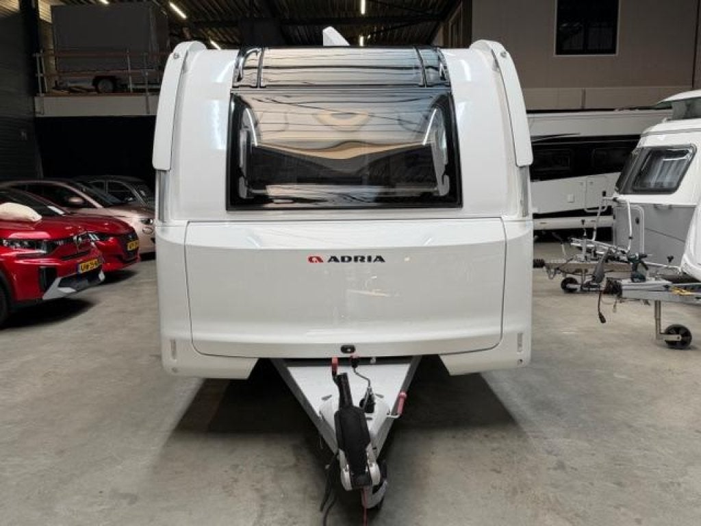 Adria Adora 542 UL 2 weekends gebruikt, Caravans en Kamperen, Caravans, Bedrijf, Adria, 6 tot 7 meter, Overige typen