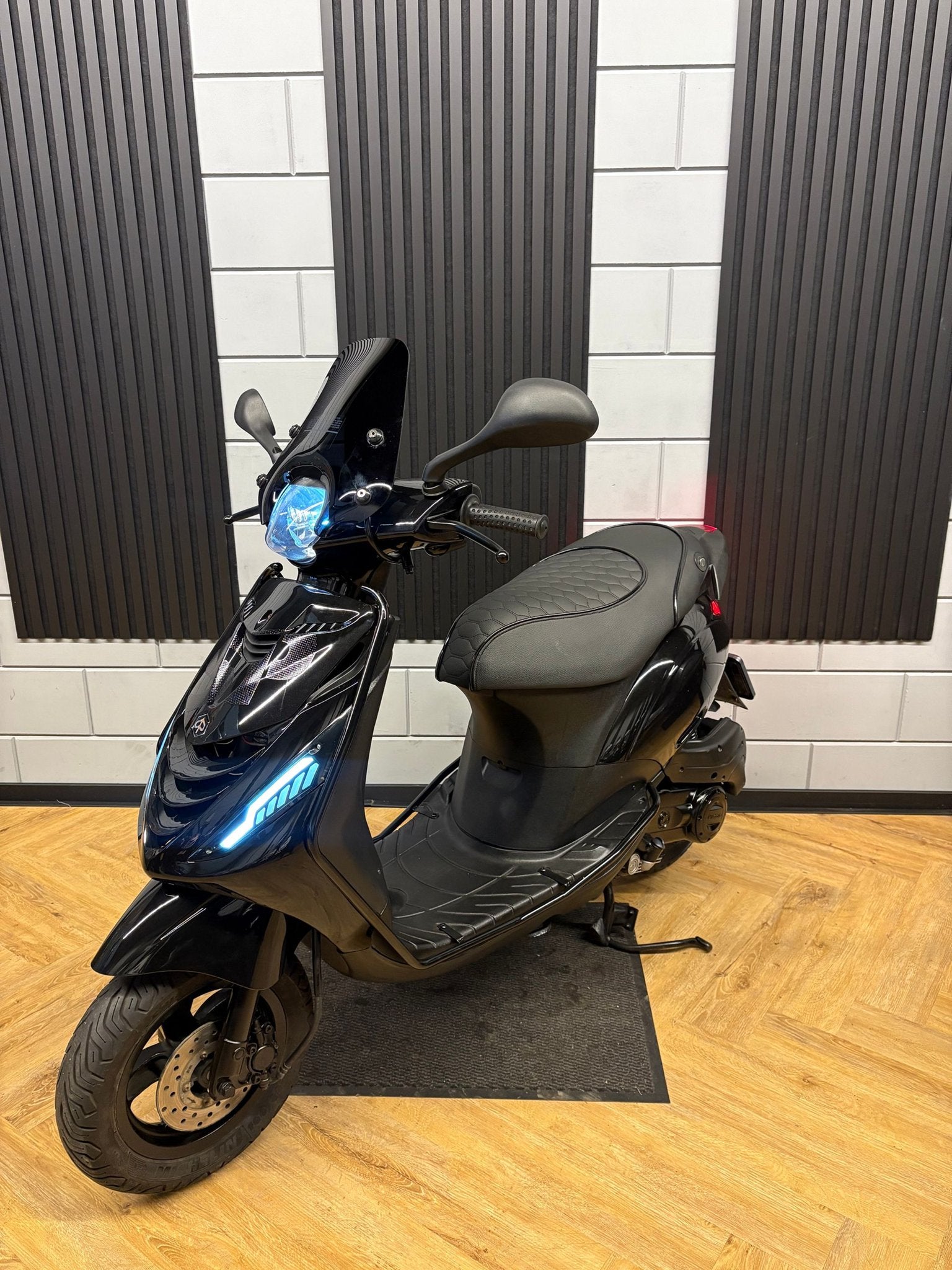 PIAGGIO ZIP 4T 3V BROM 2020 FULL OPTION BLACK ON BLACK RS, -, Maximaal 45 km/u, -, Zip