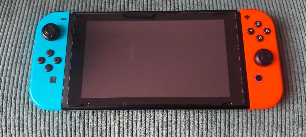 Nintendo Switch met alle benodigdheden, Spelcomputers en Games, Spelcomputers | Nintendo Switch, Gebruikt, Switch Original, Met 2 controllers