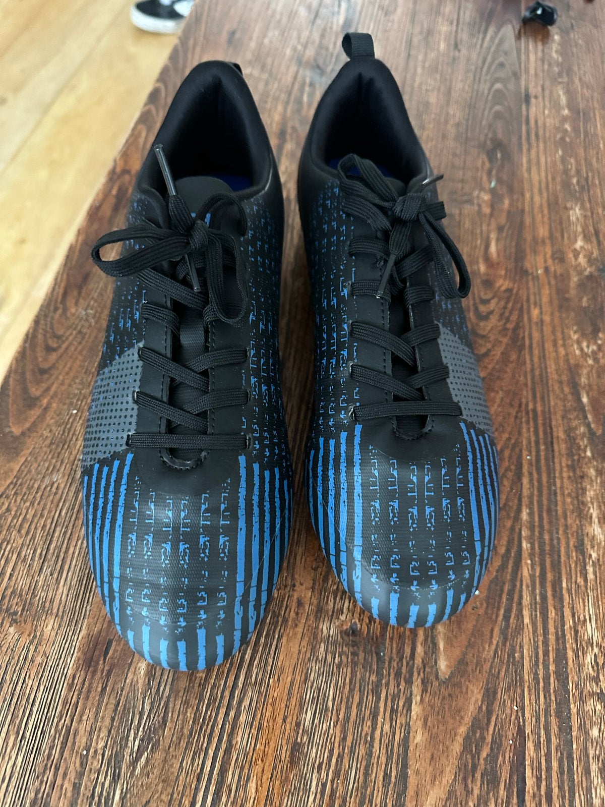 Voetbalschoenen maat 41 - Zwart/Blauw, Ophalen, Zo goed als nieuw, Schoenen