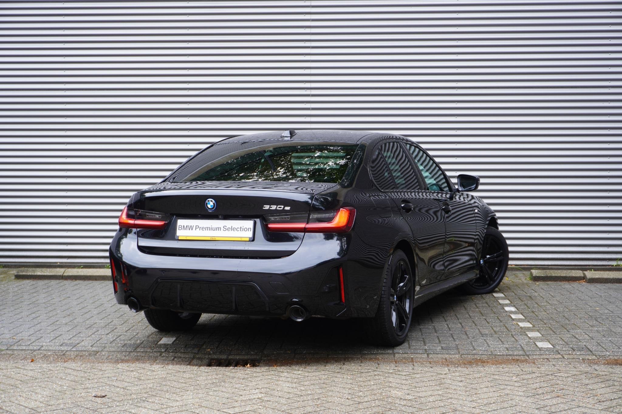 BMW 3-serie Sedan 330e M Sportpakket Pro | Harman/Kardon Sur, Auto's, Automaat, 1998 cc, Gebruikt, 4 cilinders