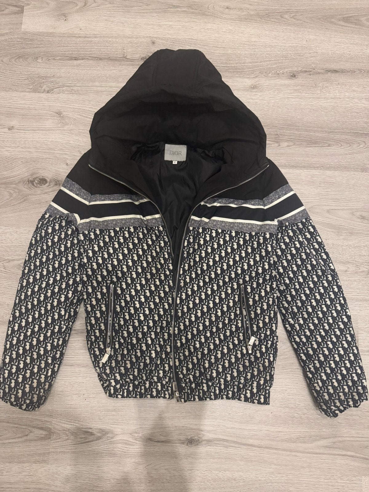 Dior Monogram Puffer Jacket Zwart/Wit Maat XL, Ophalen of Verzenden, Zo goed als nieuw, Maat 46 (S) of kleiner, Zwart