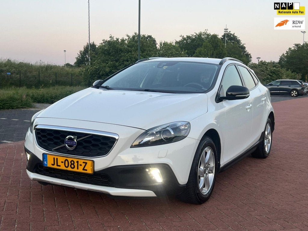 Volvo V40 Cross Country 1.5 T3 Nordic+ AUTO BJ2016 KM NAP !, Auto's, Volvo, Euro 6, 700 kg, Leder en Stof, Wit