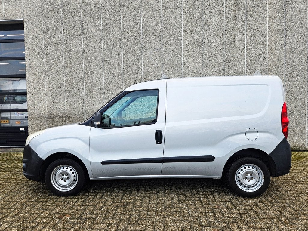 Opel Combo 1.3 CDTi L1H1 ecoFl. EXPORTPRIJS EX BTW, Auto's, 21 km/l, Euro 5, 4 cilinders, Bedrijf