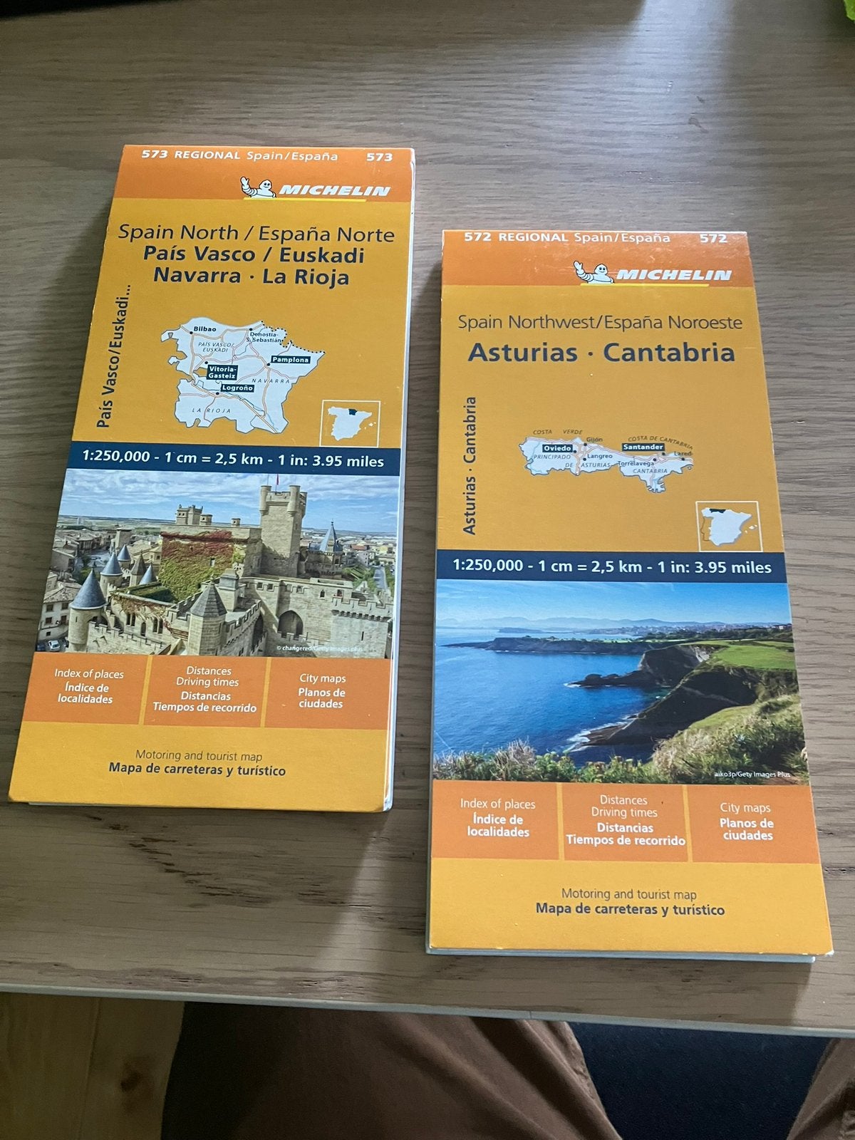 Micheline Wegenkaarten Noord Spanje (572, 573) - Nieuwstaat, Boeken, Spanje, Ophalen of Verzenden, Michelin, 2000 tot heden