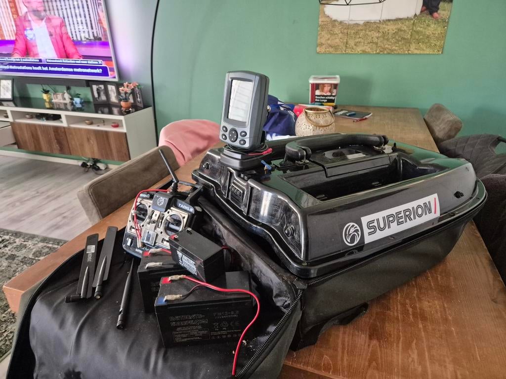 Voerboot Superion met dieptemeter en accessoires, Ophalen of Verzenden, Gebruikt
