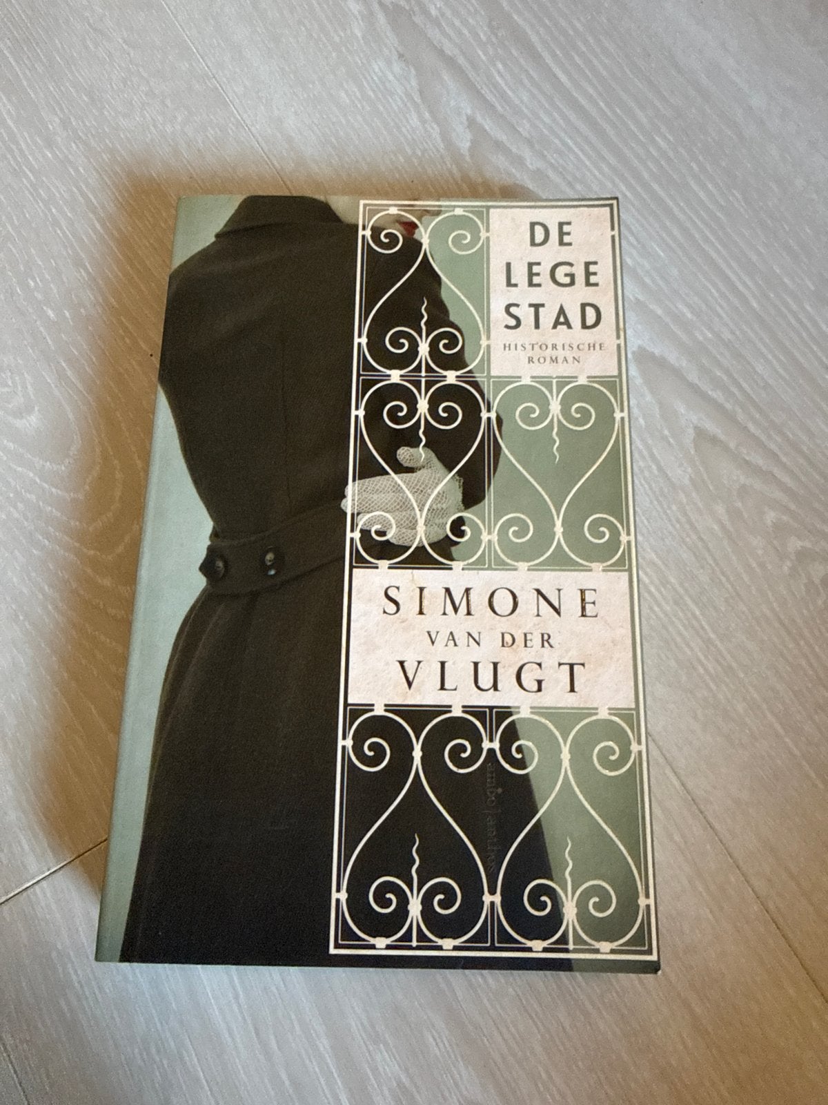 De Lege Stad - Simone van der Vlugt (Historische Roman), Ophalen, Zo goed als nieuw