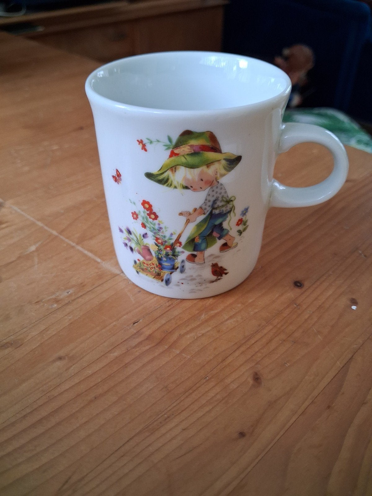 Leuk kinder mokje van Gisela West, Huis en Inrichting, Ophalen of Verzenden, Gebruikt, Overige stijlen, Mok