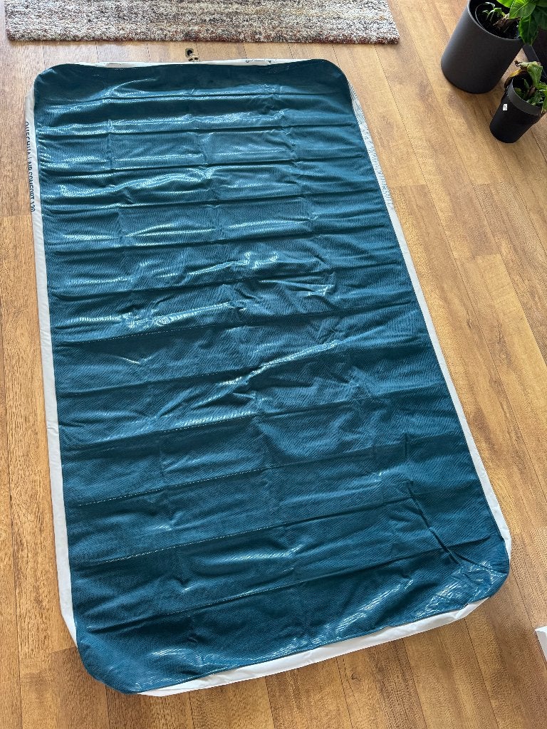 Luchtbed Air Comfort 120 cm Quechua, 2 nachten gebruikt, Caravans en Kamperen, Ophalen of Verzenden, Zo goed als nieuw, 2-persoons