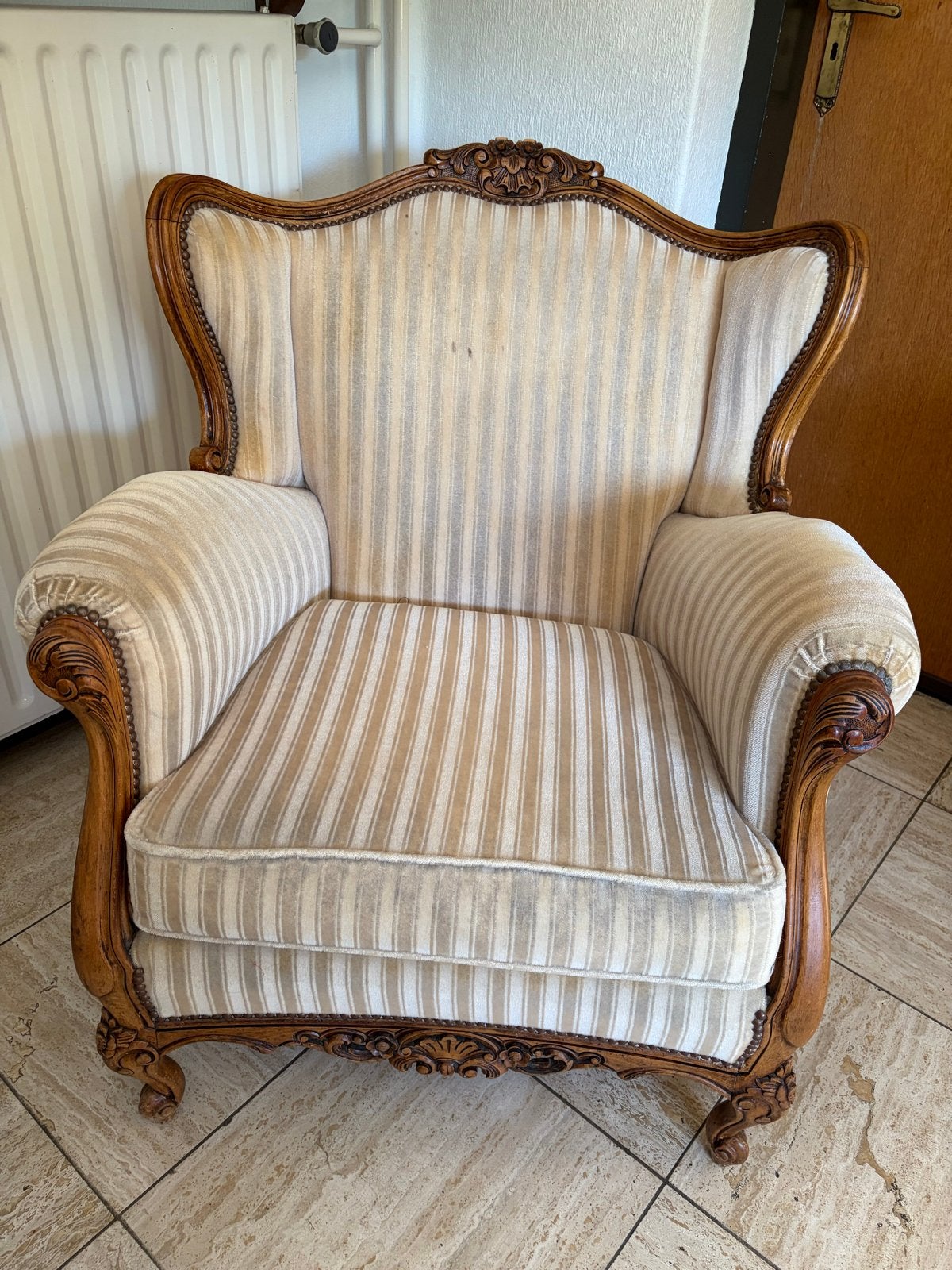 Antieke fauteuil met gestreepte bekleding + bankje, Ophalen