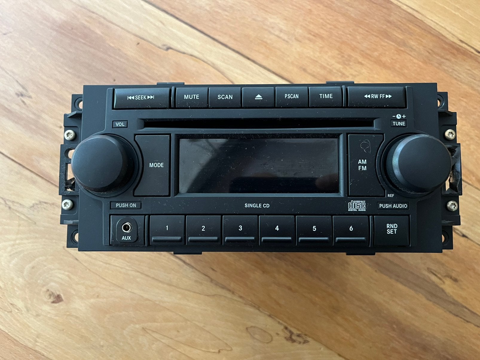 Dodge Ram 1500 radio/cd speler., Ophalen of Verzenden, Zo goed als nieuw