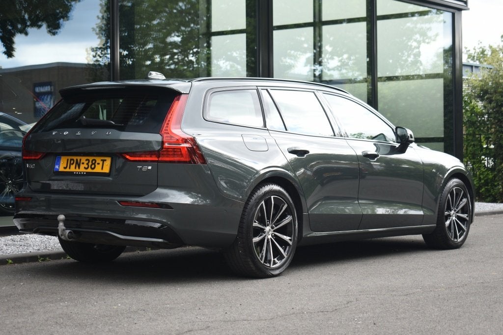 Volvo V60 T8 455Pk AWD Plus Dark | Climate | Trekhaak | 360, Auto's, Automaat, Lichtsensor, Gebruikt, 4 cilinders