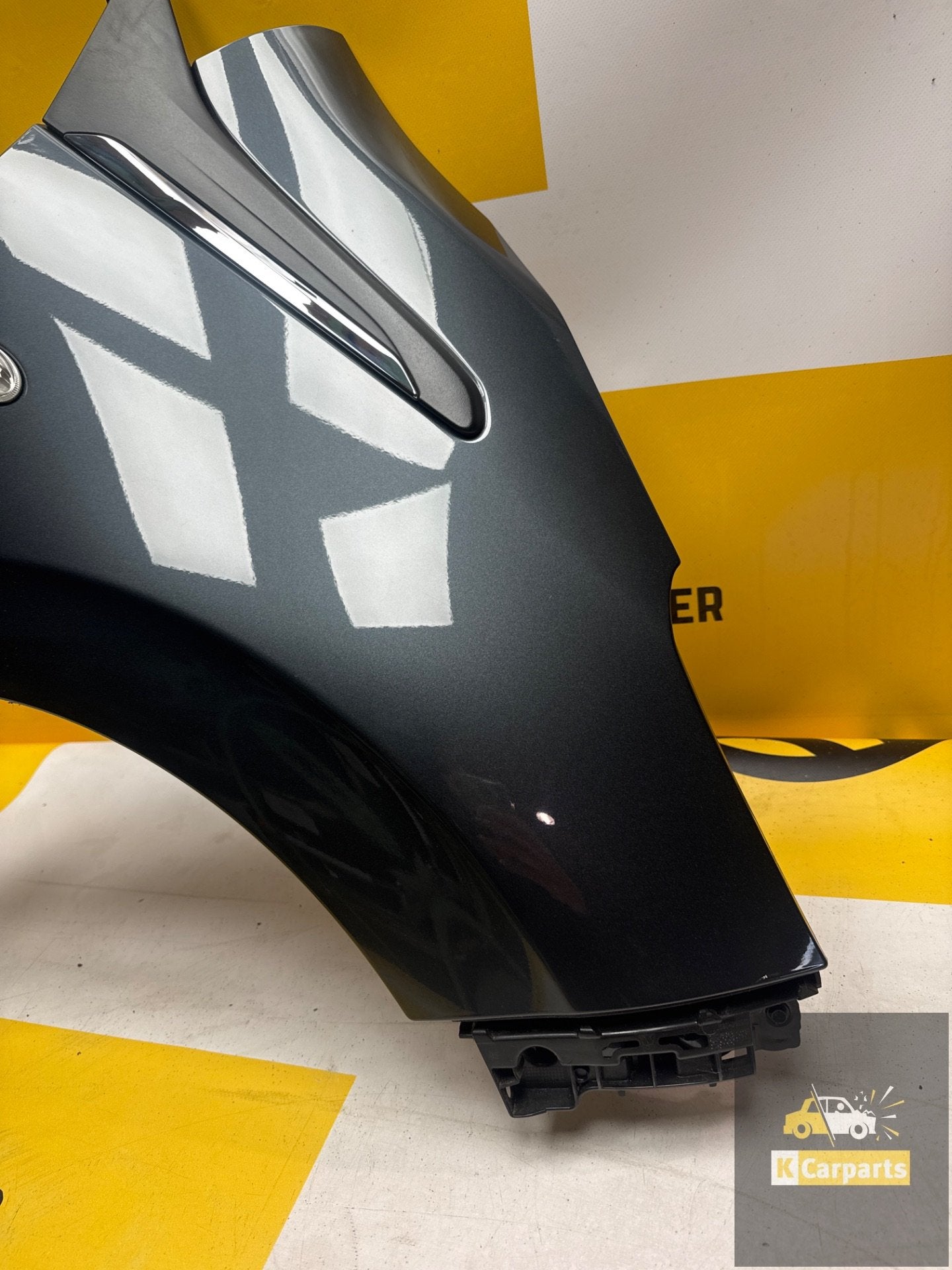 Rechtsvoor Spatbord Peugeot 108 KTA Zijscherm schadevrij!, Taurusavenue 1
2132 LS  Hoofddorp, NL, Gebruikt, Contact.group@renault.com