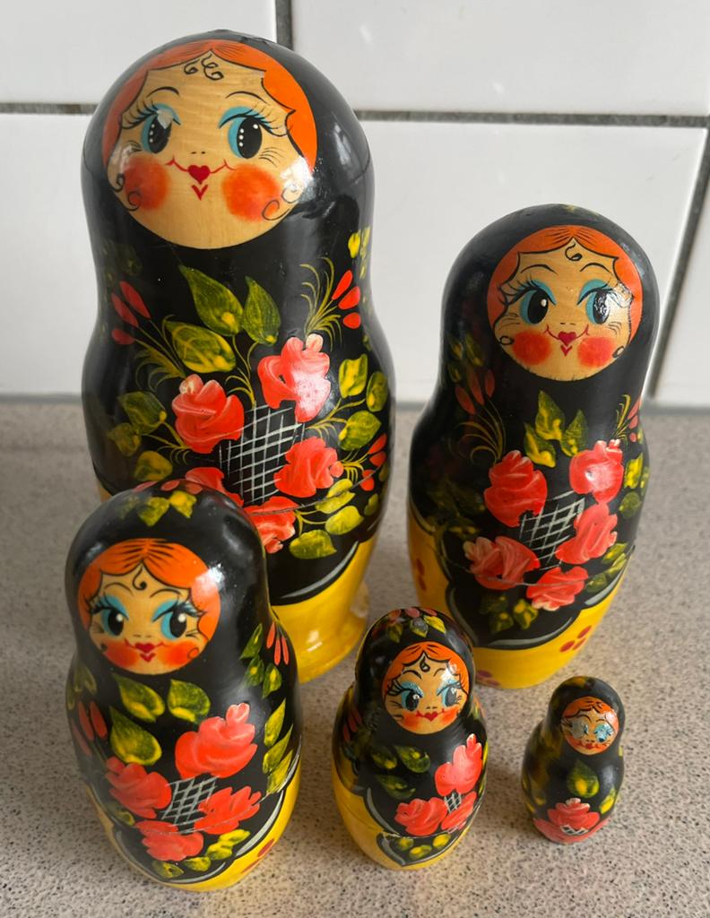 Prachtige grote Matroesjka poppen set 5 delig hout, Verzamelen, Poppetjes en Figuurtjes, Ophalen of Verzenden, Zo goed als nieuw