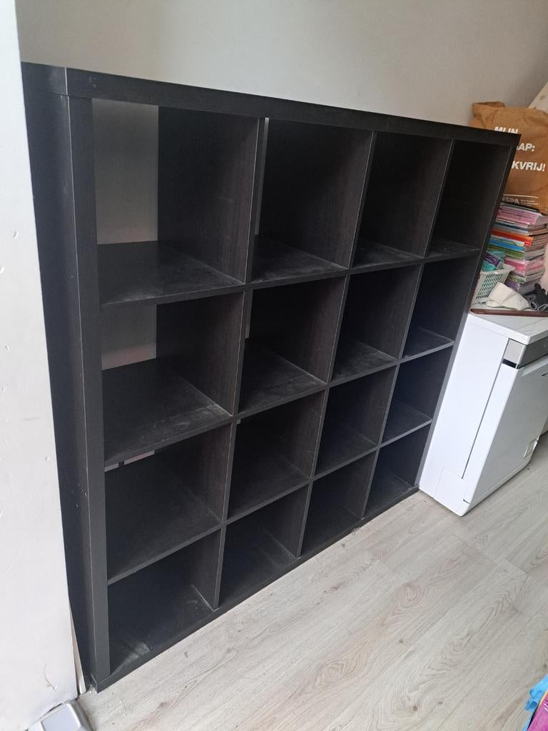 IKEA KALLAX Boekenkast - Donkerbruin, 16 vakken, Ophalen, Met plank(en), Gebruikt, 100 tot 150 cm