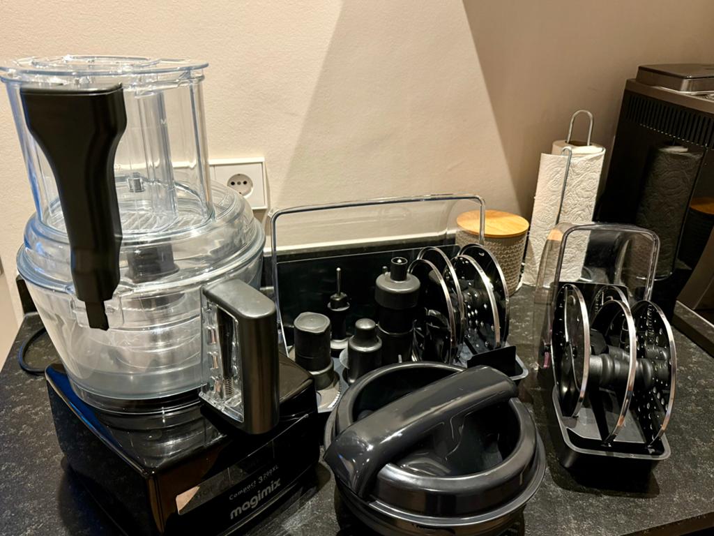 Magimix Cuisine 3200 XL Foodprocessor met extra accessoires, Ophalen of Verzenden, Zo goed als nieuw, 2 tot 3 liter, Vaatwasserbestendig