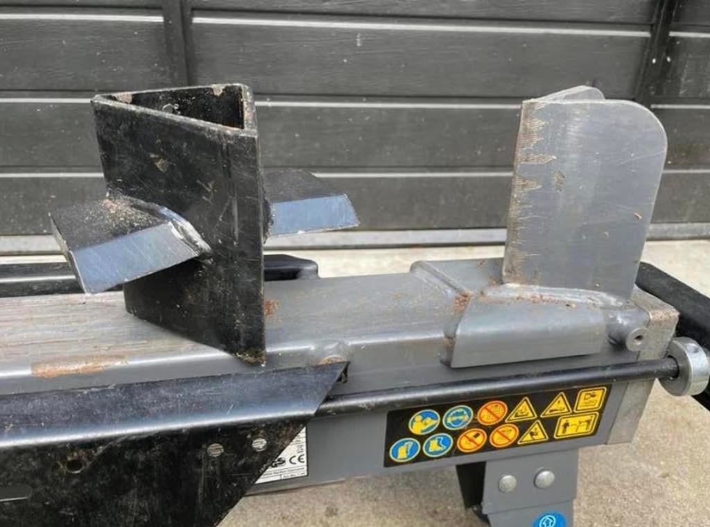 Te huur Houtkloofmachine 5 ton - 230V - Dubbele splitter, Tuin en Terras, Kloofmachines, Ophalen, Gebruikt, Elektrisch, Liggend