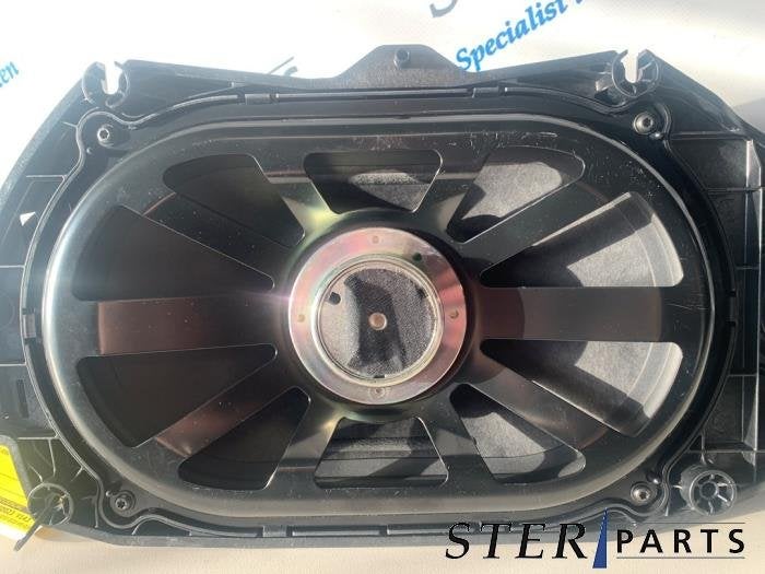Subwoofer van een Mercedes E-Klasse, Gebruikt, -, Ophalen of Verzenden, -