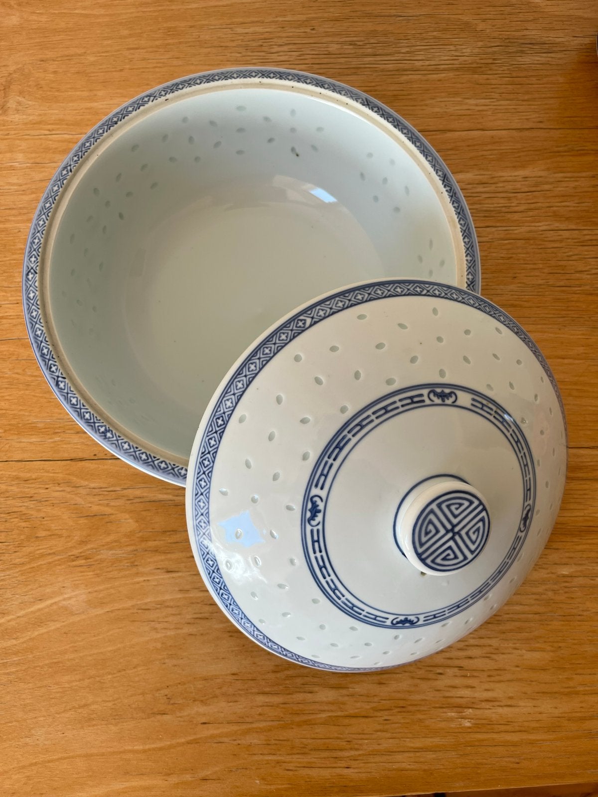 Vintage Chinees Rijstkorrel Porselein Kom met Deksel, Ophalen