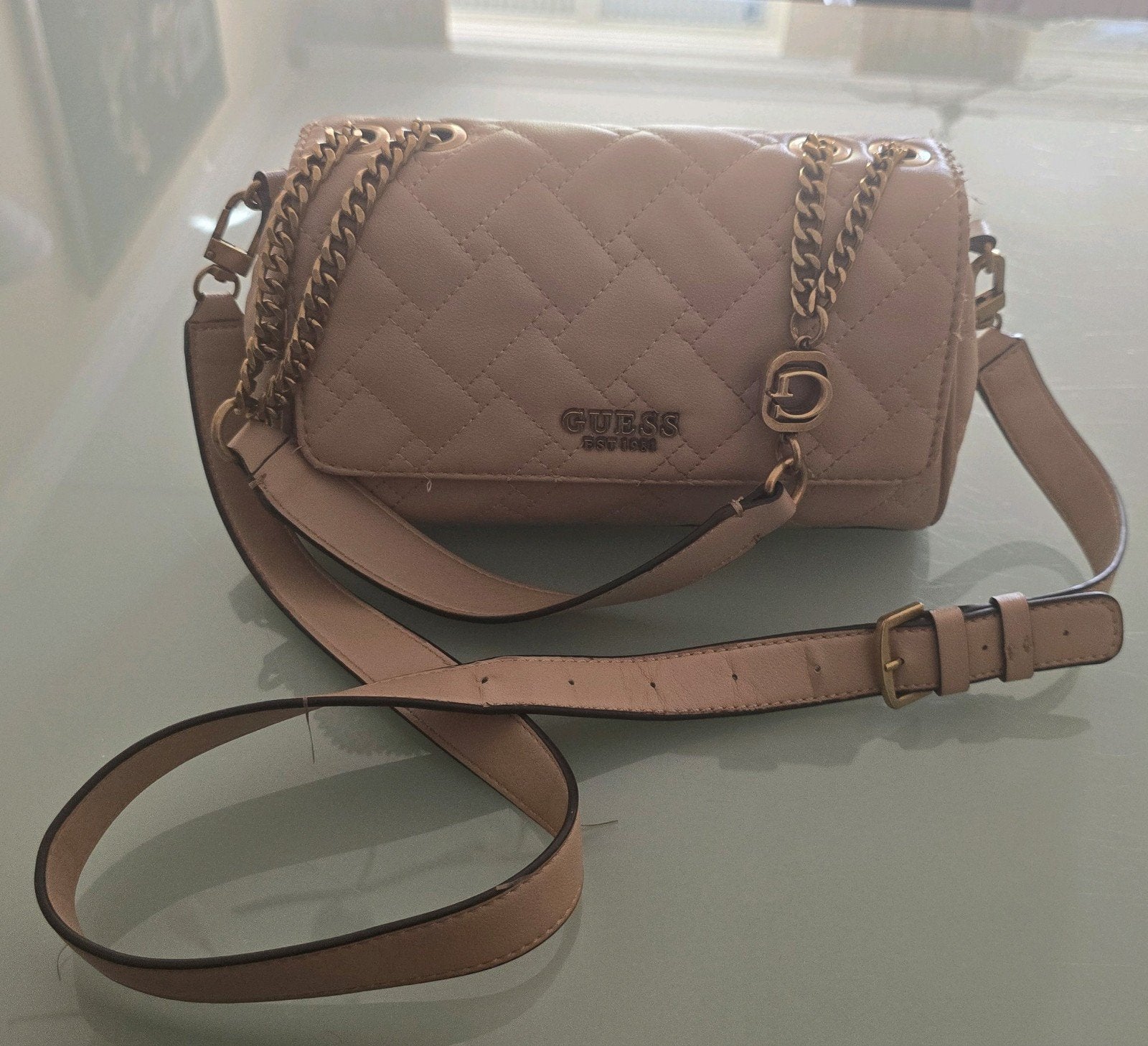 Schoudertas Zaina gevlochten GUESS / Beige / T/U, Ophalen of Verzenden, Gebruikt, Beige, Schoudertasje