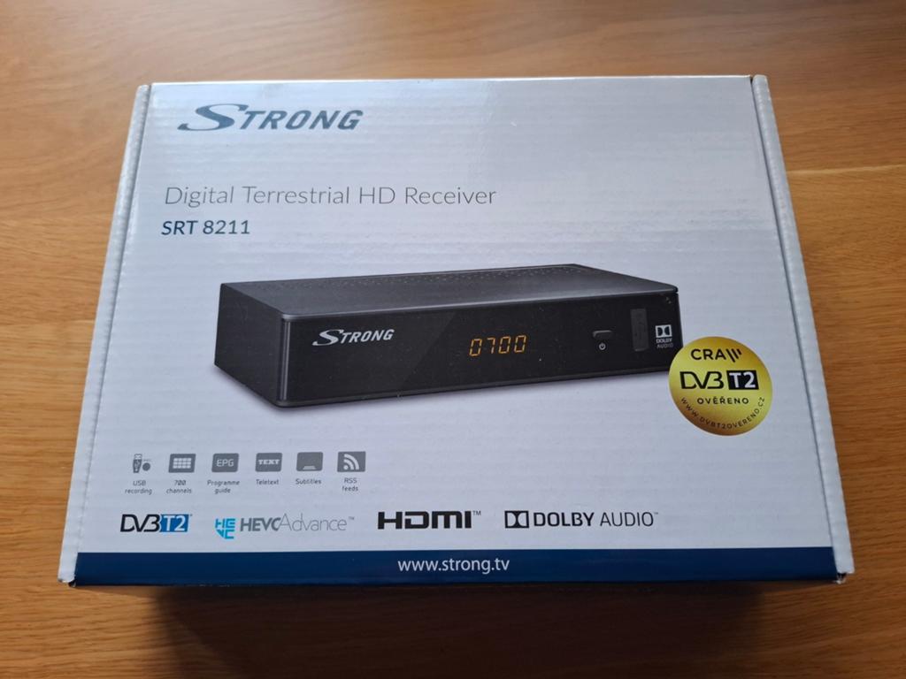 Strong SRT 8211 Digitale TV Ontvanger met KPN Antenne, Ophalen of Verzenden, Zo goed als nieuw