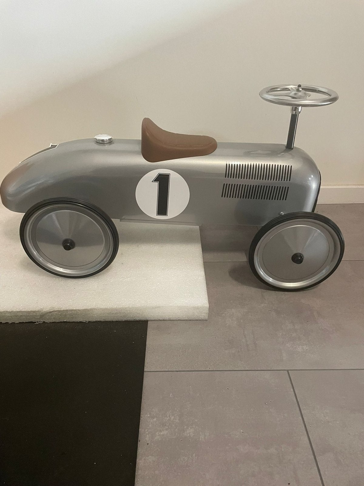 Retro Roller Loopauto Zilver - Klassiek Design, Ophalen, Zo goed als nieuw, Loopvoertuig