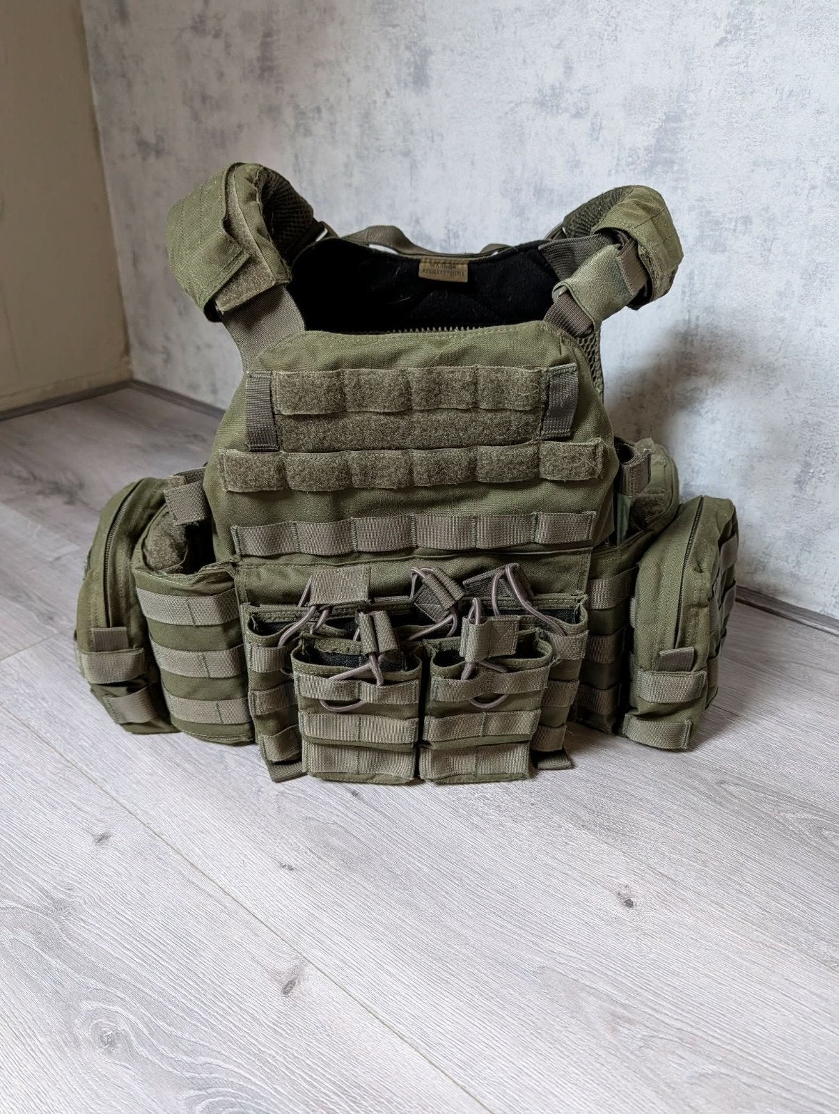 Plate carrier 
Warrior assault systems, Ophalen of Verzenden, Landmacht, Nederland, Embleem of Badge