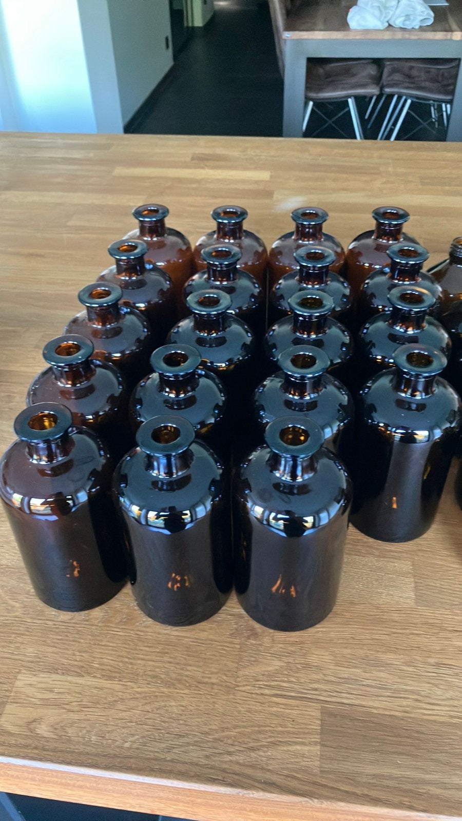 Bruine apothekersflessen, Ophalen