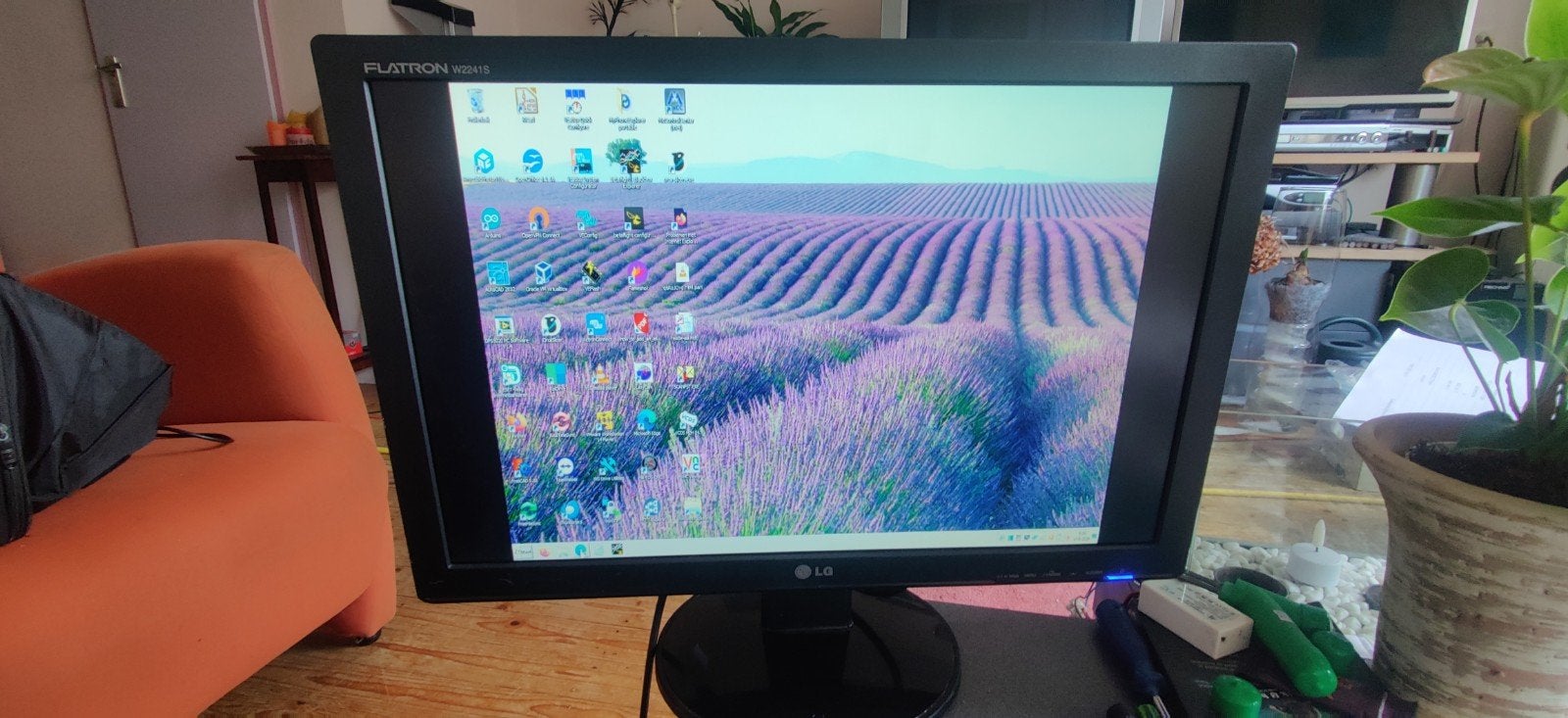 Refurbished LG Flatron W2241S-BF Monitor, Ophalen, IPS, Refurbished, LG