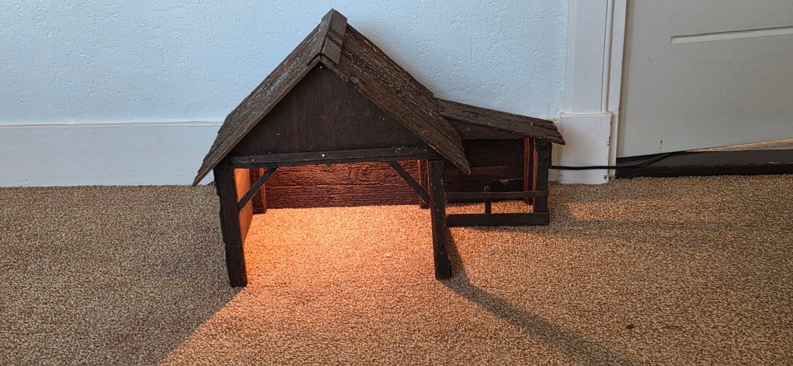 Houten Kerststal met verlichting, Diversen, Kerst, Ophalen