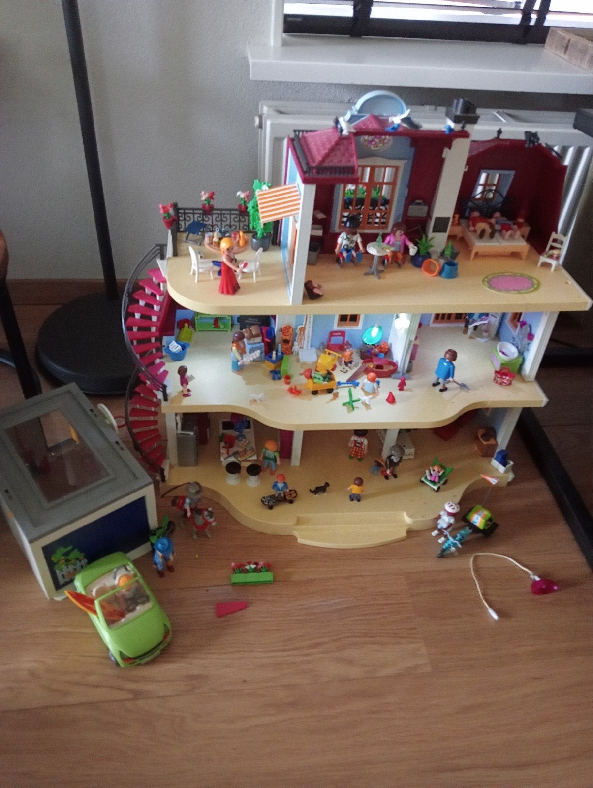 Groot playmobil huis & garage met interieur, Ophalen, Gebruikt