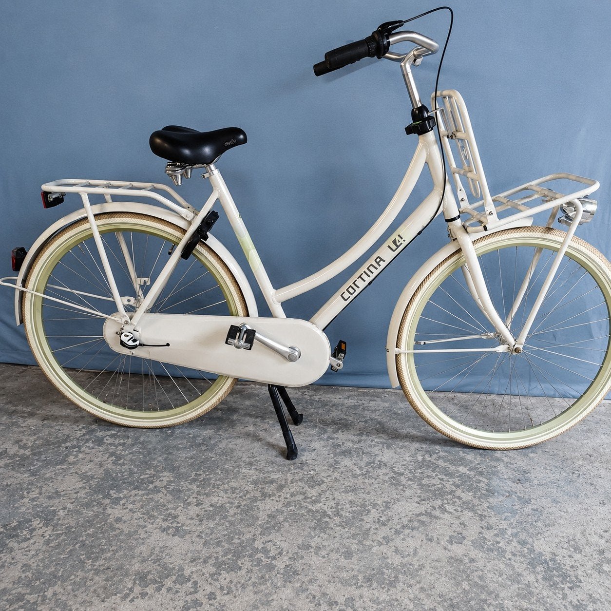 Cortina U4 Transportfiets 57cm beige 28 inch z.g.a.n., Fietsen en Brommers, Fietsen | Dames | Damesfietsen, Versnellingen, 56 cm of meer