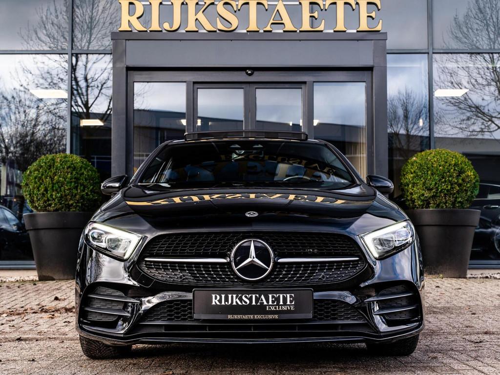 Mercedes A-klasse A250e AMG|PANO|18''|CAMERA|LED|SFEERVERL., Auto's, Gebruikt, 4 cilinders, Adaptive Cruise Control, Alcantara