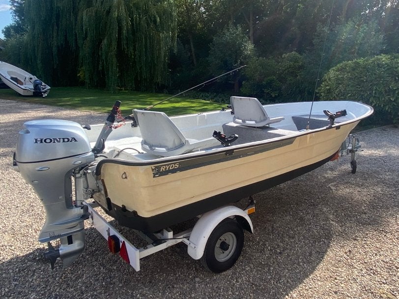 Ryds 405 boot voor vissen en trollen, Watersport en Boten, Vis- en Consoleboten, 4 m, Tot 10 pk, Viertaktmotor, Zo goed als nieuw