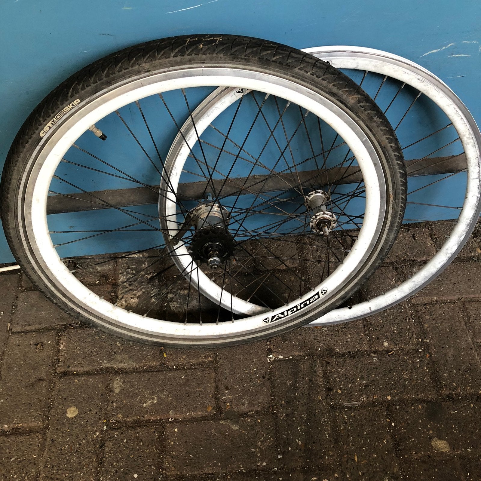 Achterwiel 26 inch + 24 inch terugtraprem & voorwiel 26 inch, Fietsen en Brommers, Fietsonderdelen, Ophalen, Gebruikt