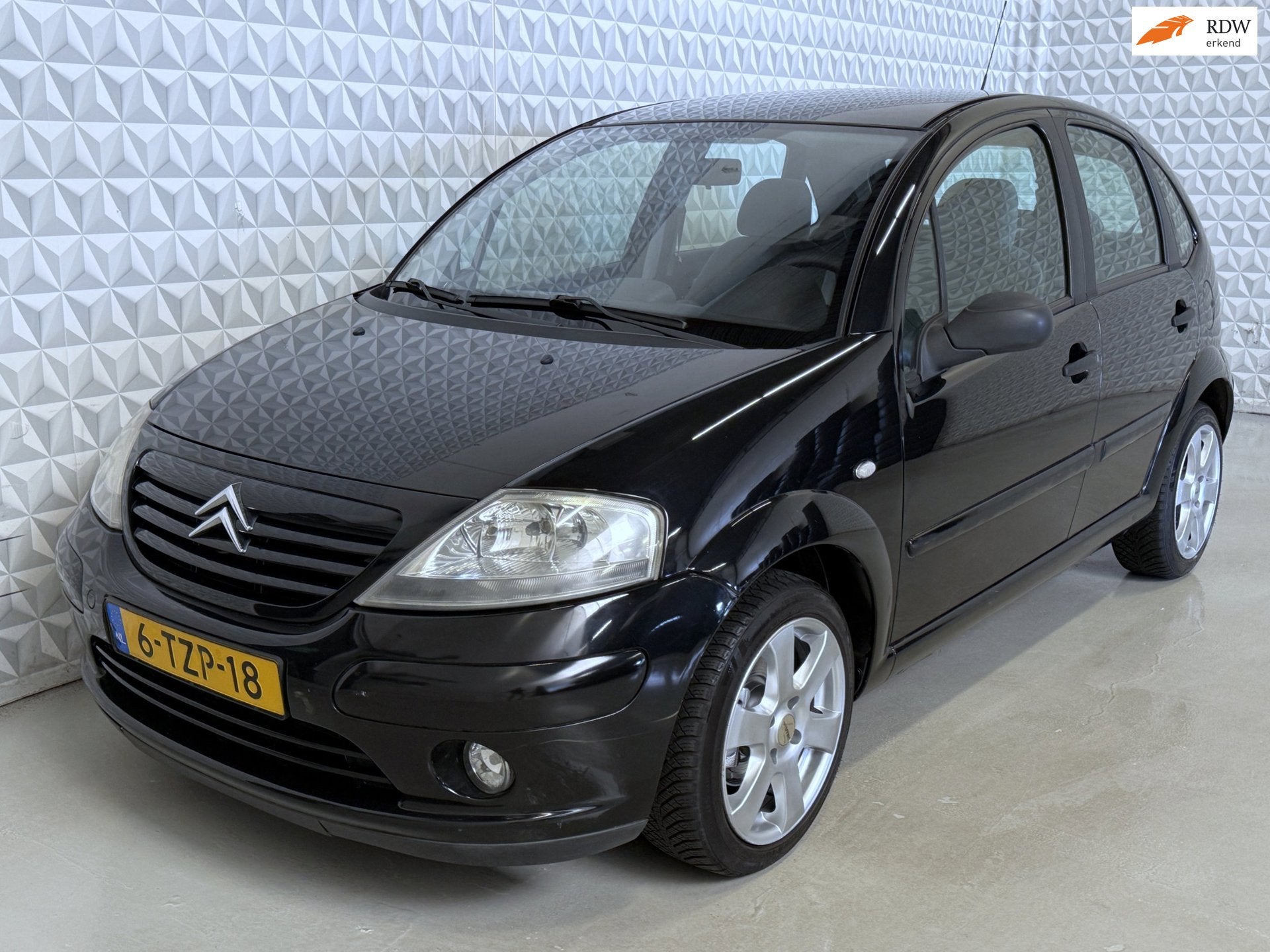 Citroen C3 1.1i Ligne Séduction / LEUKE AUTO! 127.000km (20, Voorwielaandrijving, 4 cilinders, 60 pk, Zwart