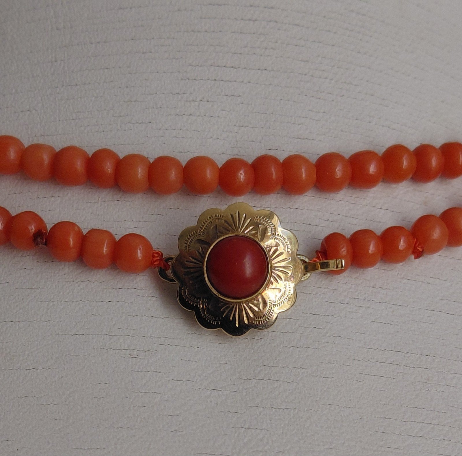 antiek/ klassiekantiek oranje bloedkoraal 64 cm, Sieraden, Tassen en Uiterlijk, Antieke sieraden, Verzenden, Goud, Ketting, Met edelsteen