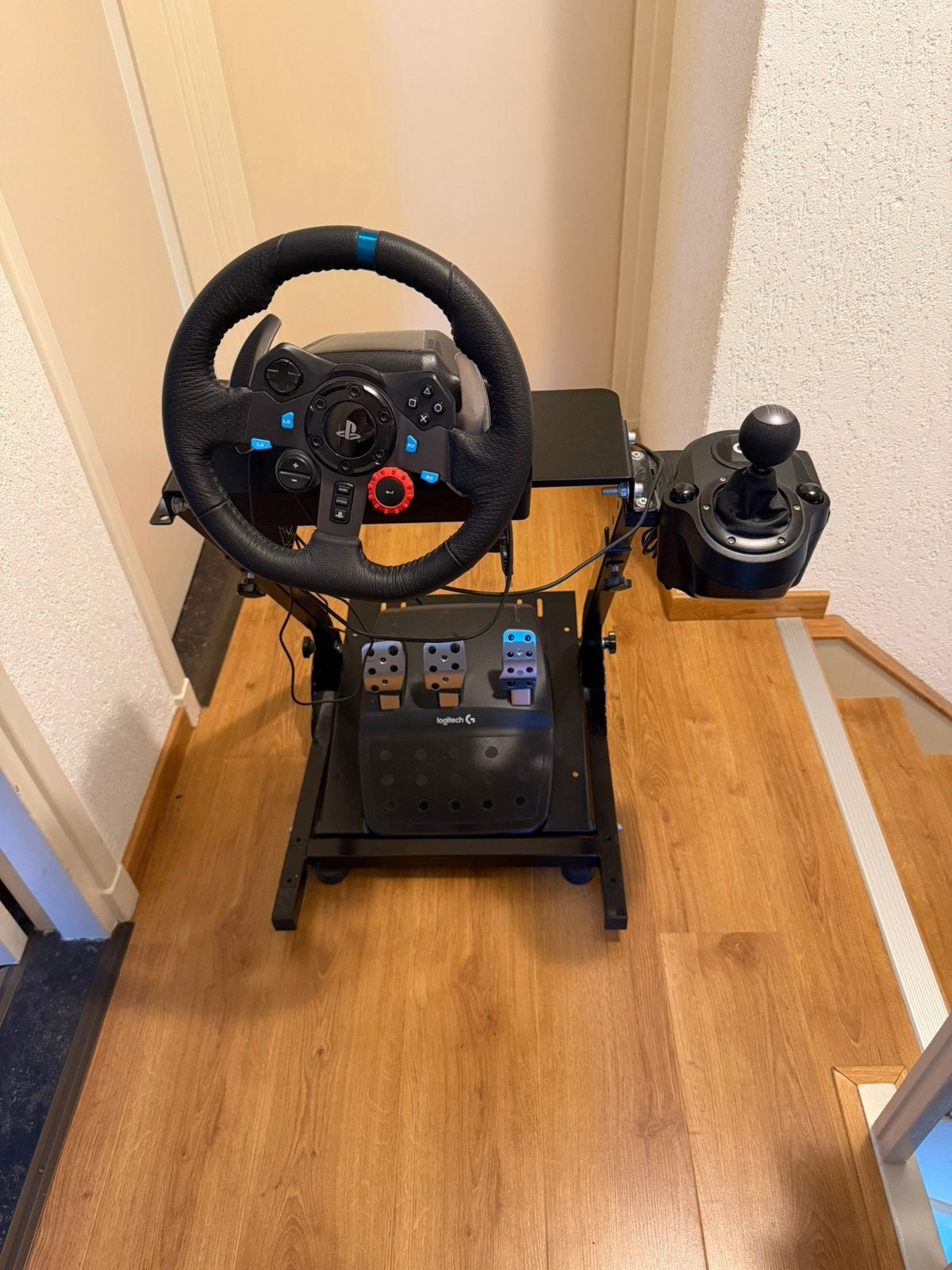 Logitech g29 stuurwiel op standaard met pedalen en shifter, Spelcomputers en Games, Ophalen, Zo goed als nieuw