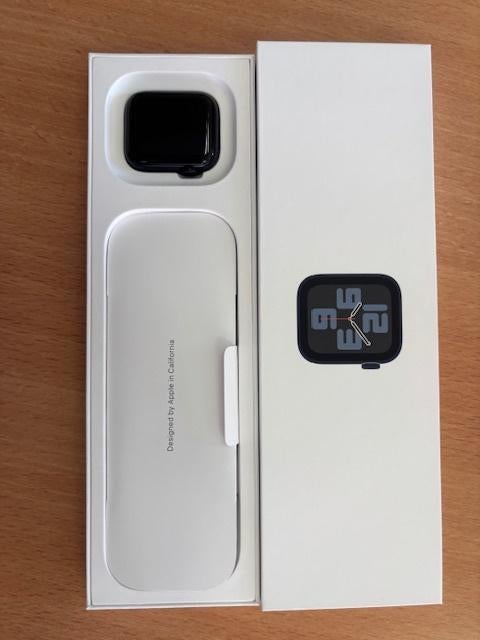 Apple Watch SE (Gen 2) 40mm Midnight AI Mid S/M GPS, Apple B.V., Contactus.nl@euro.apple.com, Haarlerbergweg 8, 1101 CH Amsterdam, Nederland