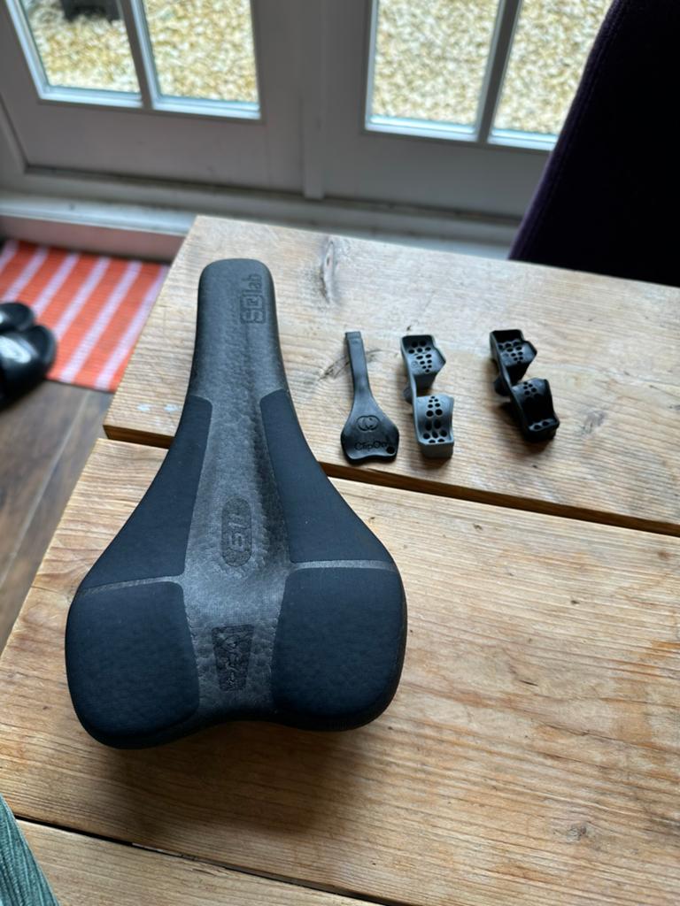 SQlab 611 Infinergy ERGOWAVE active 2.1 fietszadel 14cm, Ophalen of Verzenden, Zo goed als nieuw