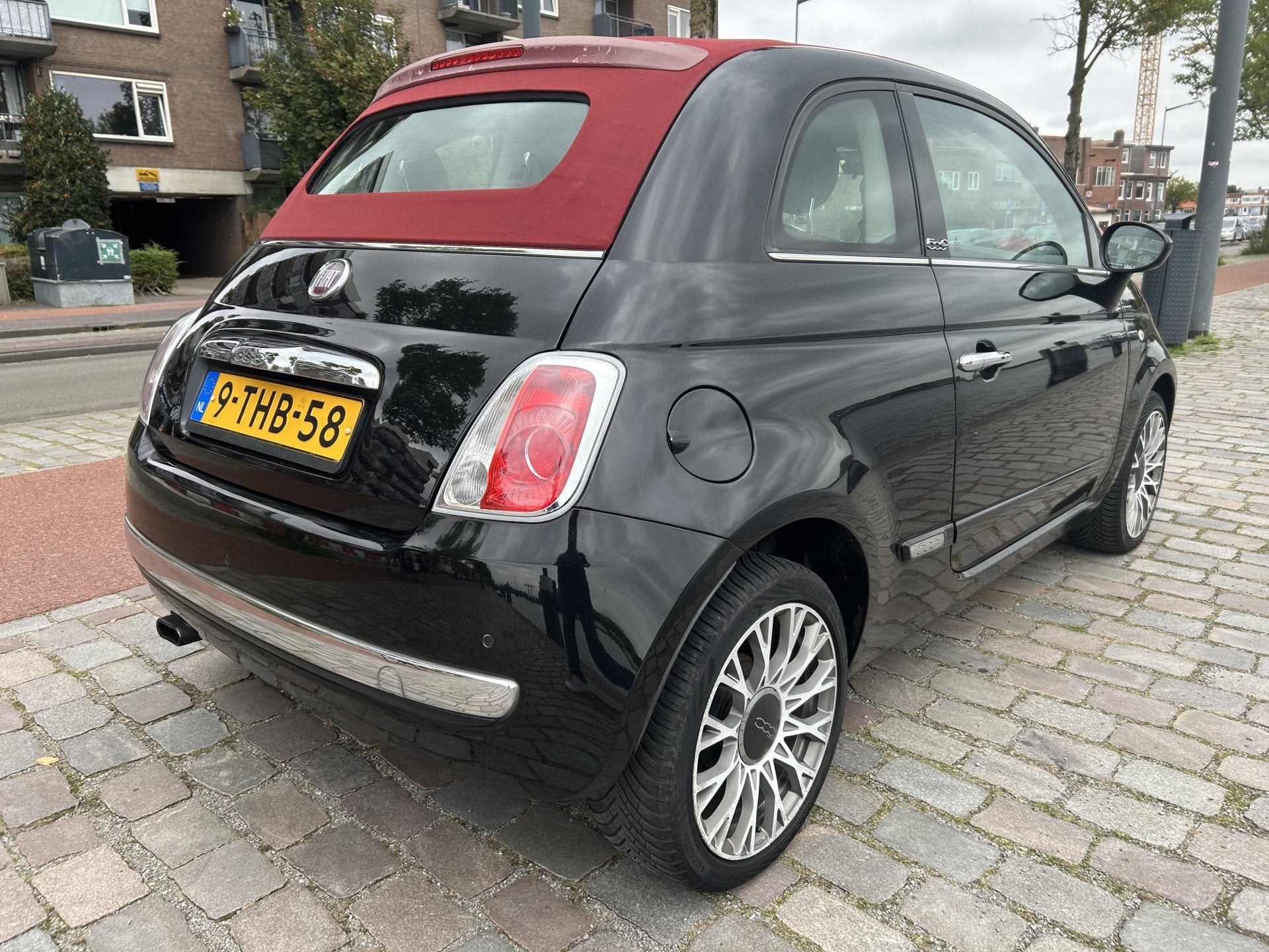 Fiat 500C 0.9 TwinAir Lounge Cabrio airco leer keurige auto, Auto's, 86 pk, Gebruikt, Cabriolet, Zwart