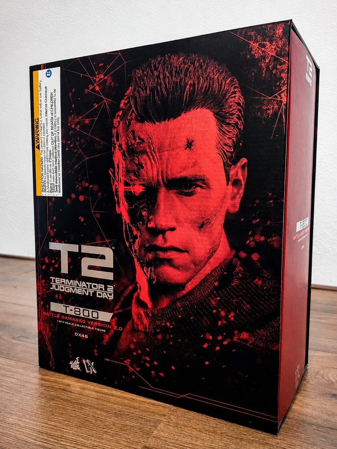 Hot Toys T-800 Battle Damaged DX46 Terminator 2 Judgment Day, Ophalen of Verzenden, Nieuw, Film, Actiefiguur of Pop
