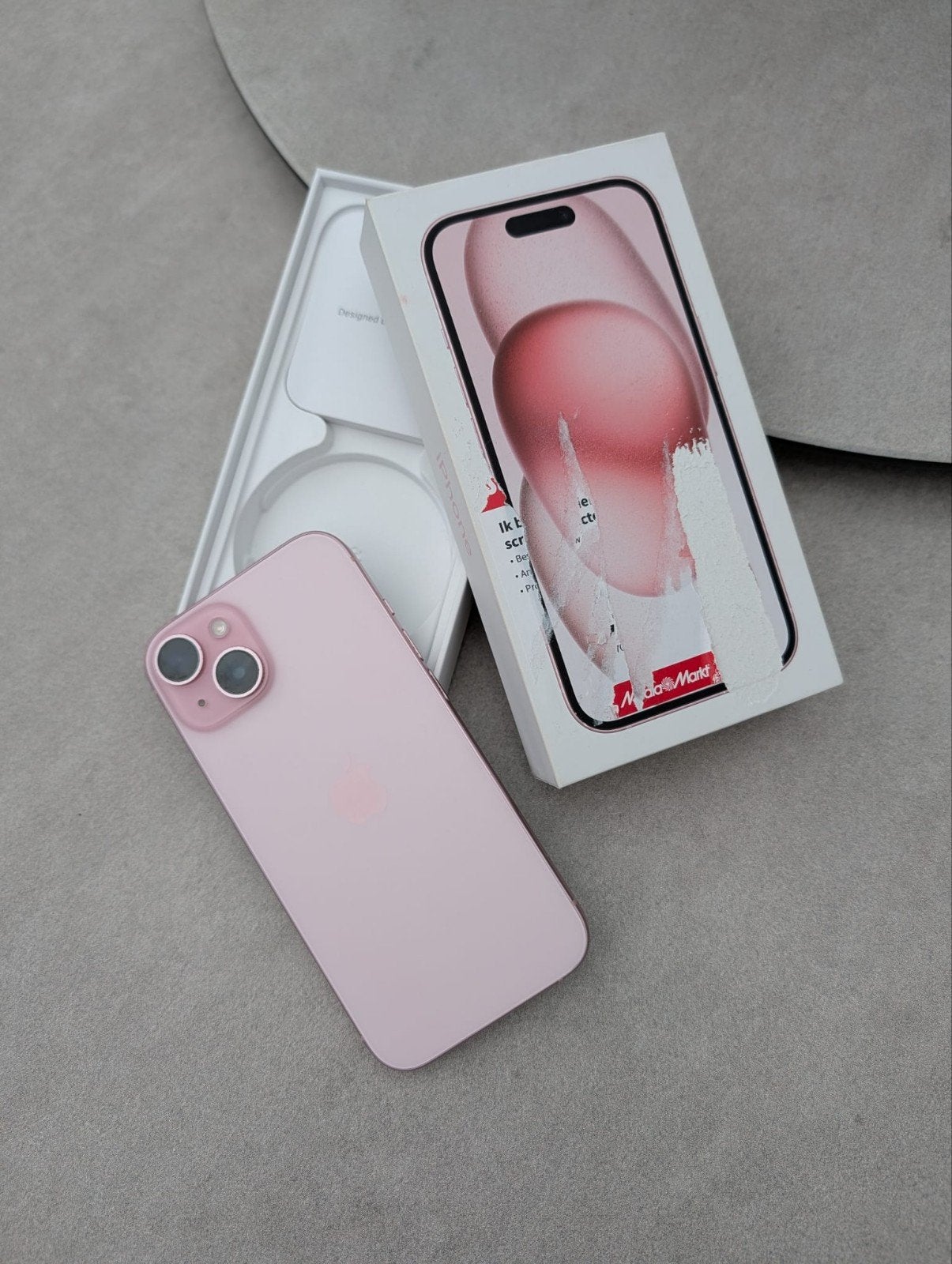 Apple iPhone 15 128 GB - Roze (1 jaar oud), 128 GB, IPhone 15, Ophalen of Verzenden, Zo goed als nieuw